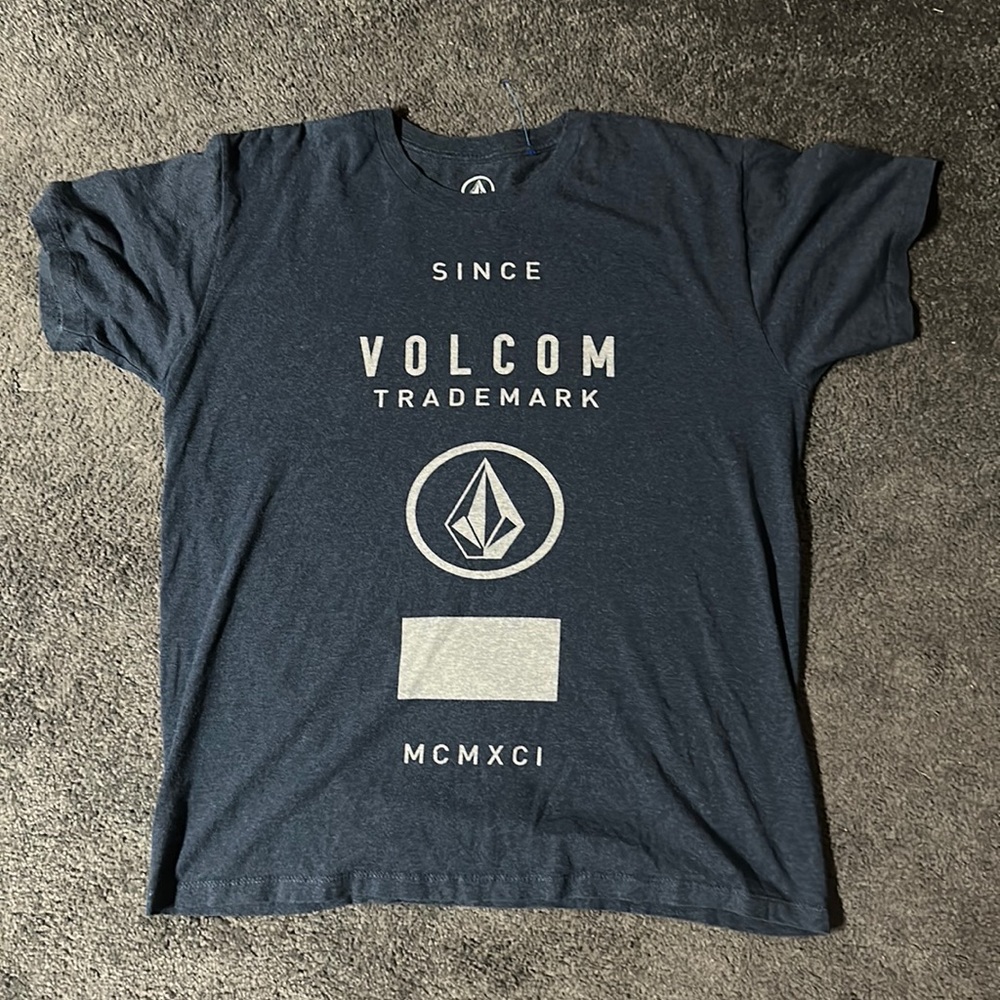 Volcom Graphic tshirt Size: L